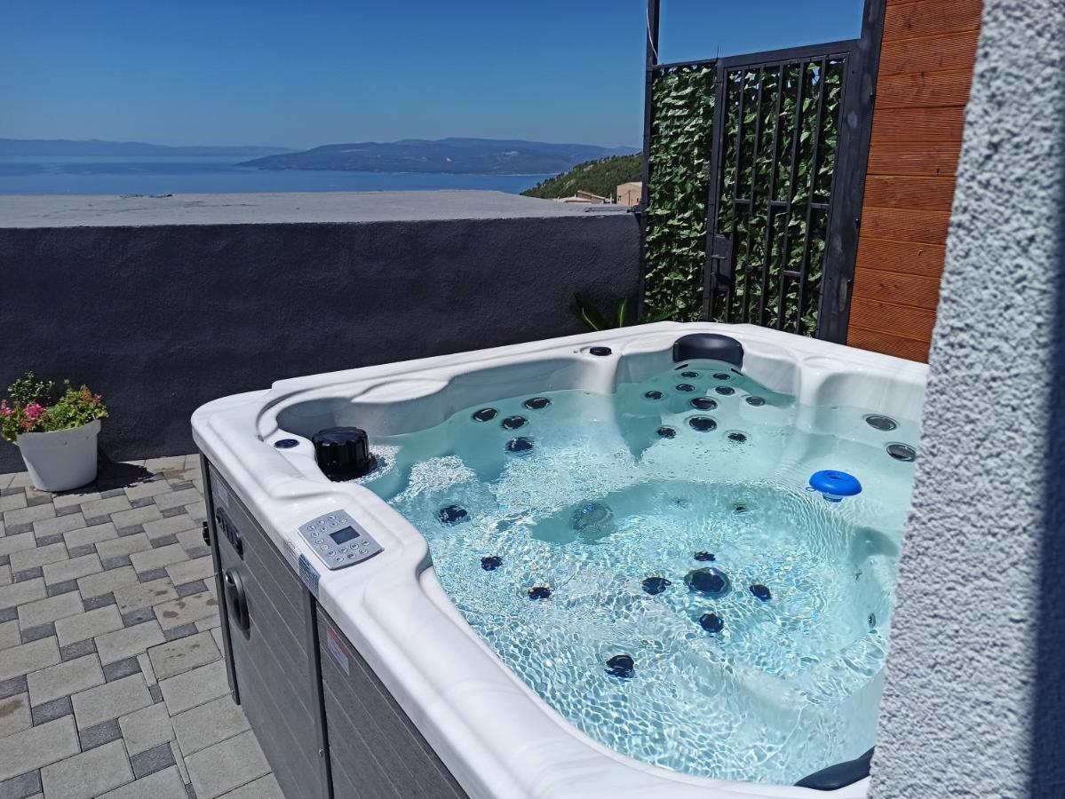 Hill With Private Pool Villa