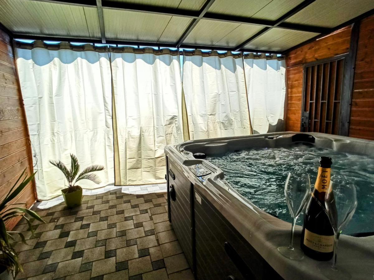 Villa Hill With Private Pool